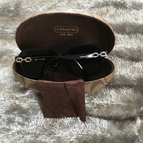 Coach sunglasses with case - Picture 3 of 7